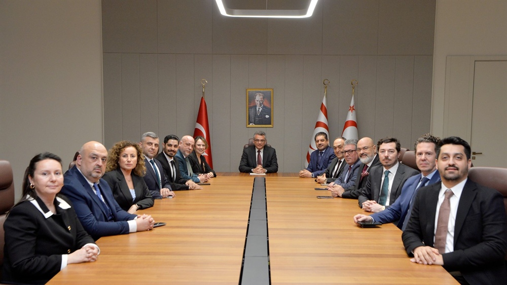 Cumhurbaşkanı Tufan Erhürman, TÜRKONFED, Kıbrıs Türk İş İnsanları Derneği (İŞAD), Kıbrıs Türk Girişimci Kadınlar Derneği (GİKAD) ve Genç İş İnsanları Derneği (GİAD) heyetini kabul etti