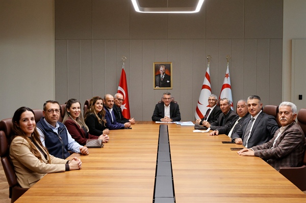 Cumhurbaşkanı Tufan Erhürman, Kıbrıs Türk Esnaf ve Zanaatkarlar Odası yetkililerini kabul etti