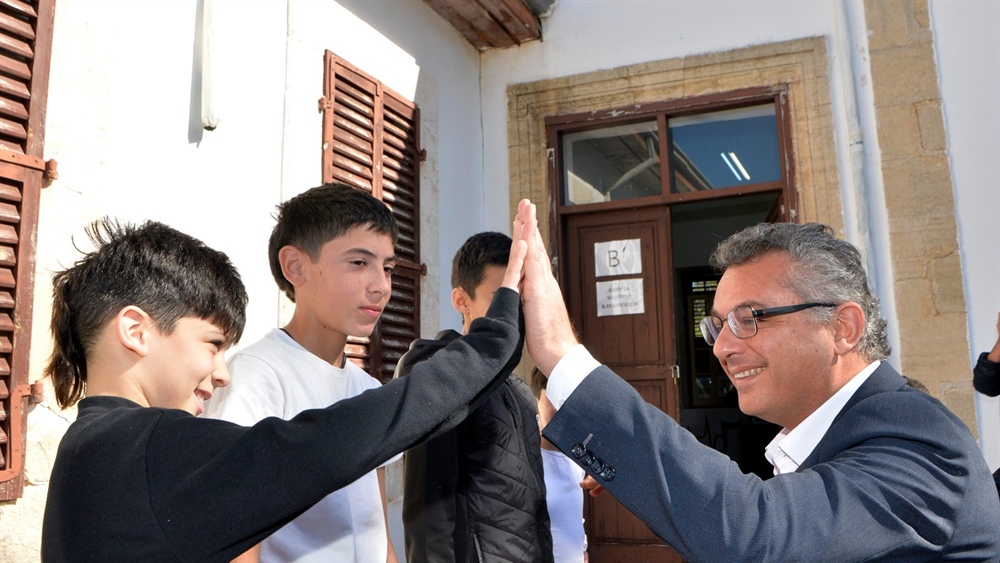 Ο Πρόεδρος Tufan Erhürman επισκέφθηκε το Γυμνάσιο Ριζοκαρπάσου και το Γυμνάσιο Recep Tayyip Erdoğan