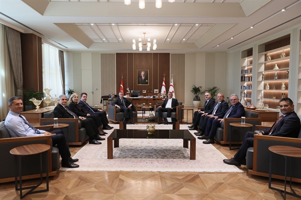 Cumhurbaşkanı Tufan Erhürman, Bankalar Birliği Başkanı ve yönetim kurulu üyelerini kabul etti