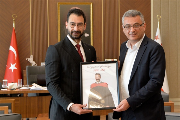 Cumhurbaşkanı Tufan Erhürman, milli atlet Yiğitcan Hekimoğlu ile görüştü