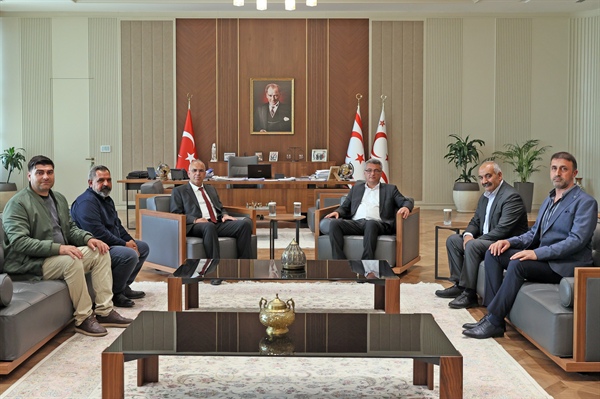 Cumhurbaşkanı Tufan Erhürman,  Doğu ve Güneydoğu Kültür Derneği Başkanı ve beraberindeki heyeti kabul etti