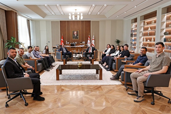 Cumhurbaşkanı Tufan Erhürman, Rauf Raif Denktaş Meslek Lisesi Okul Aile Birliği’ni kabul etti