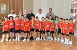 Cumhurbaşkanı Tufan Erhürman, Çetinkaya Türk Spor Kulübü başkanı, Çetinkaya U 9 Futbol Takımı ve takım antrenörleriyle görüştü