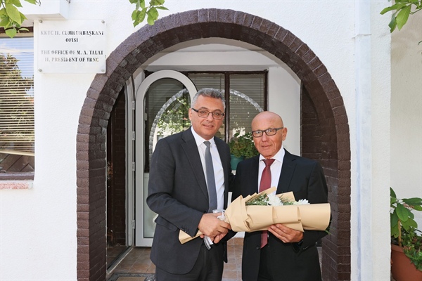 Cumhurbaşkanı Tufan Erhürman, eski cumhurbaşkanlarını ofislerinde ziyaret etti