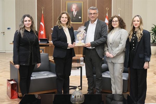 Cumhurbaşkanı Tufan Erhürman, Kıbrıs Türk Eczacılar Birliği başkanı ve yönetim kurulu üyelerini kabul etti