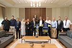 Cumhurbaşkanı Tufan Erhürman, KKTC Fenerbahçeliler Derneği başkanı ve beraberindeki heyeti kabul etti