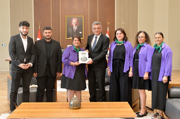Cumhurbaşkanı Tufan Erhürman, Mormenekşe Kadınlar Birliği Başkanı ve beraberindeki heyeti kabul etti