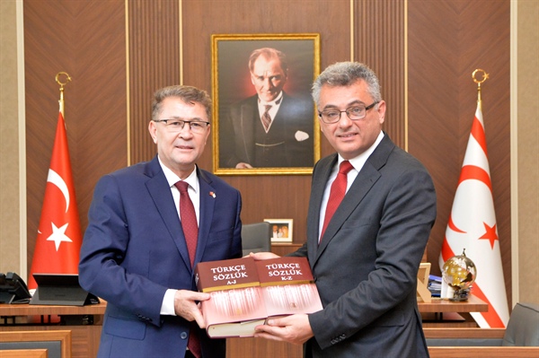 Cumhurbaşkanı Tufan Erhürman, Türk Dil Kurumu Başkanı Prof. Dr. Osman Mert ve beraberindeki heyetle görüştü