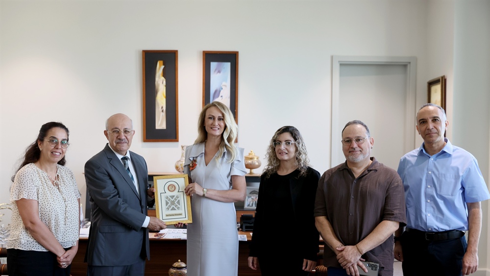 Nilden Bektaş Erhürman, Rauf Denktaş Üniversitesi rektörü ve beraberindeki heyetle görüştü