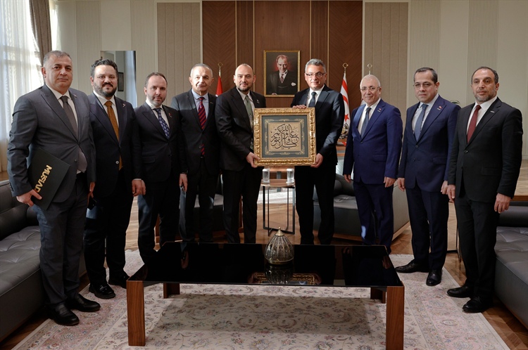 Cumhurbaşkanı Tufan Erhürman,  MÜSİAD Genel Başkanı ve beraberindeki...