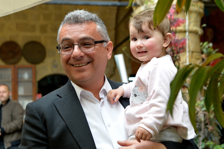 Cumhurbaşkanı Erhürman, Arasta'da yurttaşlarla bayramlaştı