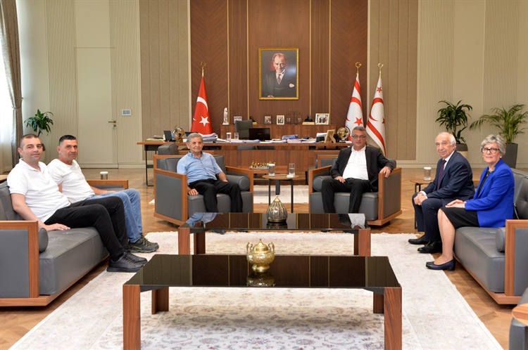 Cumhurbaşkanı Tufan Erhürman, bazı sivil toplum örgütleriyle görüştü