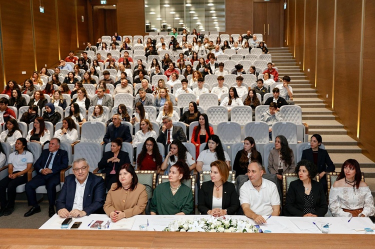 “5. Liselerarası Şiir Okuma ve Yazma Yarışması” Cumhurbaşkanlğı’nda...