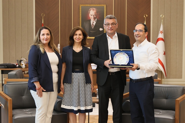 Cumhurbaşkanı Tufan Erhürman,  Kıbrıs Türk Pediatri Kurumu Başkanını...
