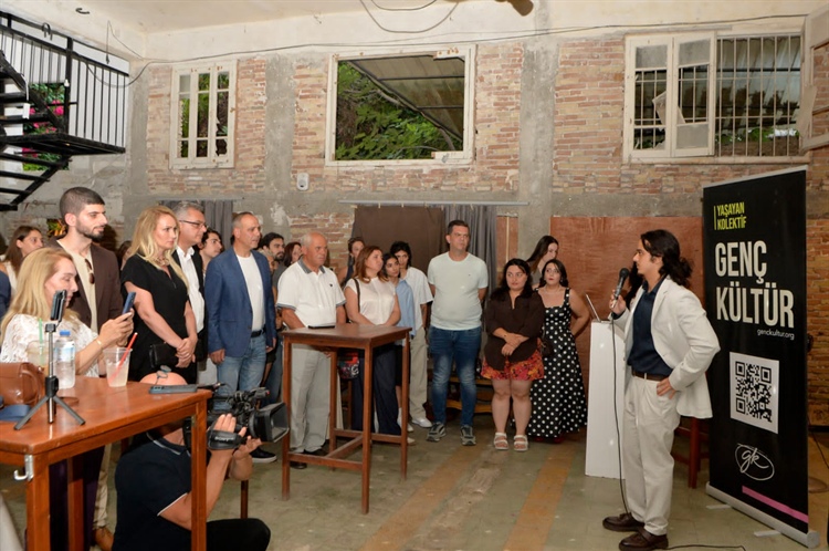 Cumhurbaşkanı Tufan Erhürman ve eşi Nilden Bektaş Erhürman, Genç...
