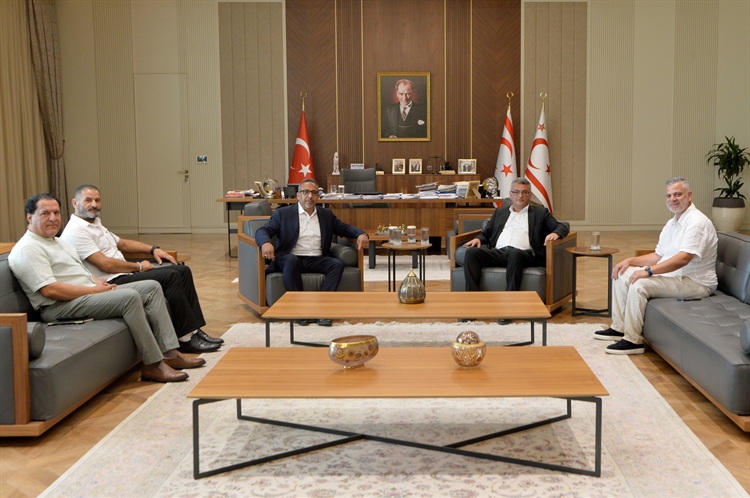 Cumhurbaşkanı Tufan  Erhürman, Londra Türk Futbol Federasyonu başkanı...