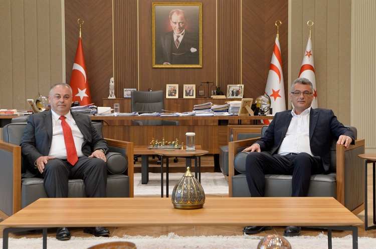 Cumhurbaşkanı Erhürman, KKTC Bişkek Temsilcisi Tahir Osman Tahir’i...