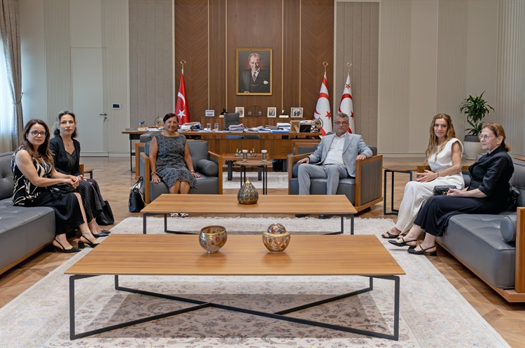 Cumhurbaşkanı Tufan Erhürman, Evrensel Hasta Hakları Derneği heyetini...