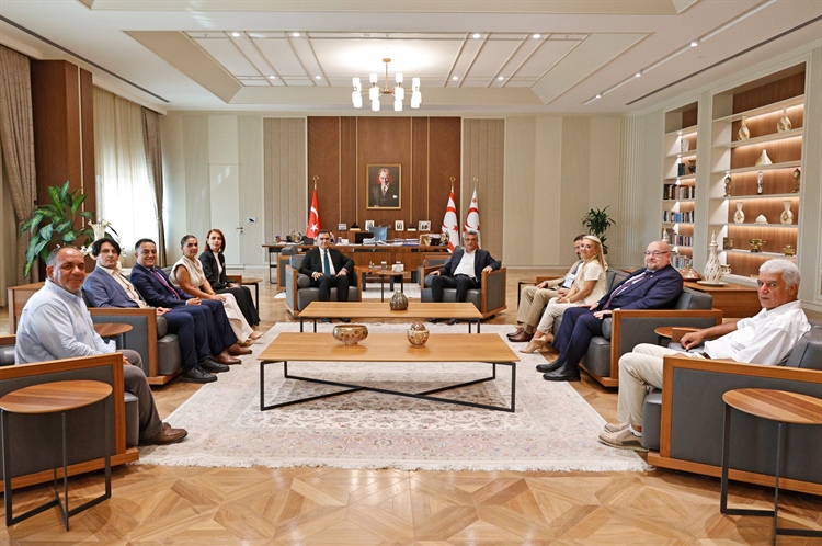Cumhurbaşkanı Tufan Erhürman, Kuzey Kıbrıs Türk Kızılayı genel başkanı...