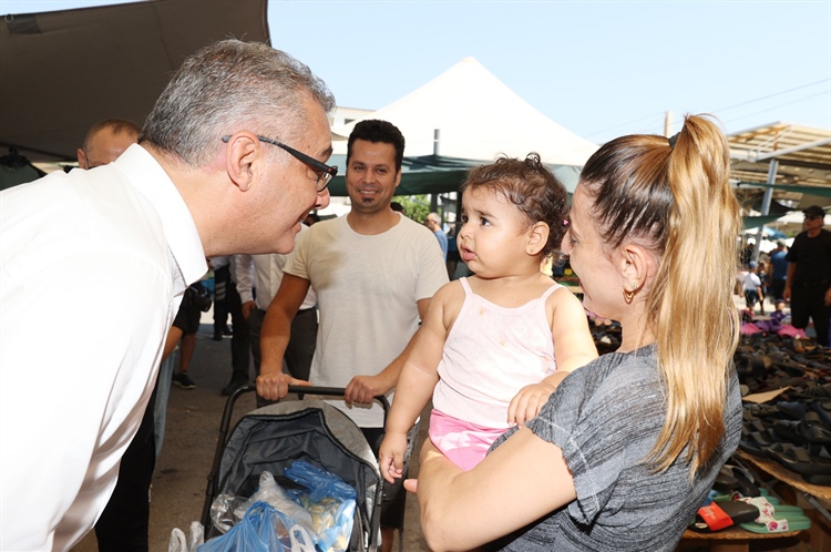 Cumhurbaşkanı Tufan Erhürman, Girne Açık Pazarı ziyaret etti