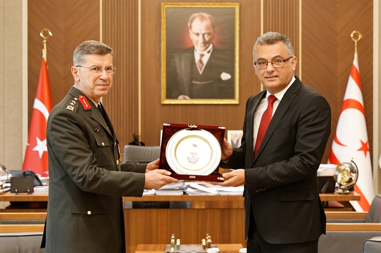 Cumhurbaşkanı Tufan Erhürman, Tümgeneral Ertan İnaltekin ve Tuğgeneral...