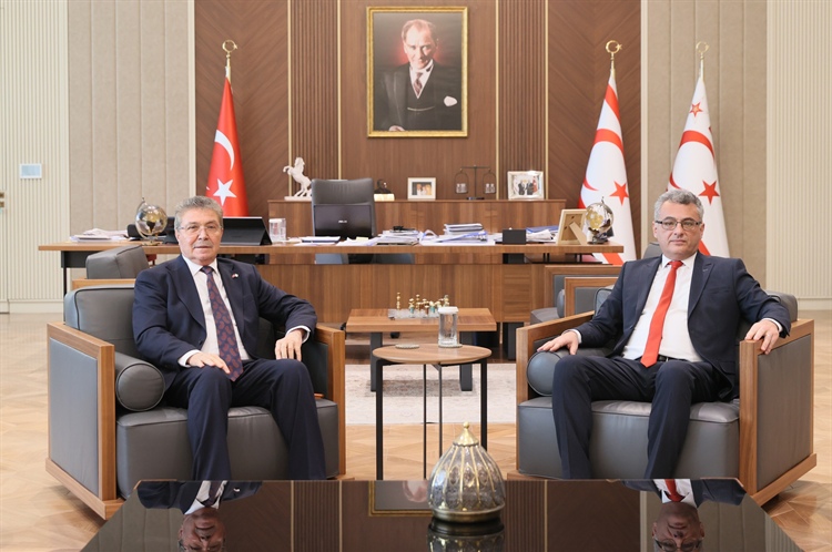 Cumhurbaşkanı Tufan Erhürman, Başbakan Ünal Üstel’i kabul etti