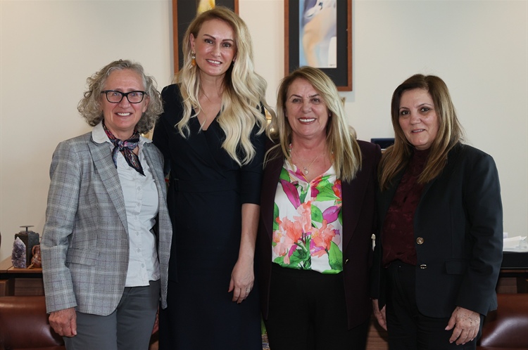 Nilden Bektaş Erhürman, Yeşilköy İnisiyatifi başkanı ile görüştü